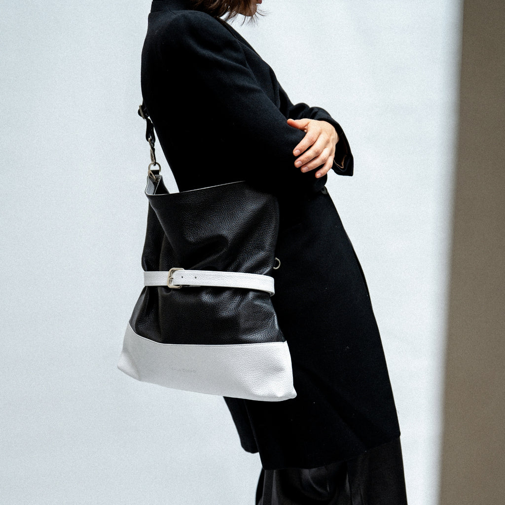 Levante Convertible Clutch Black & White (002)