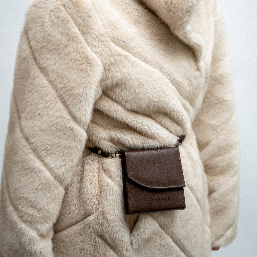 Ona Neck Card Holder Brown (005)