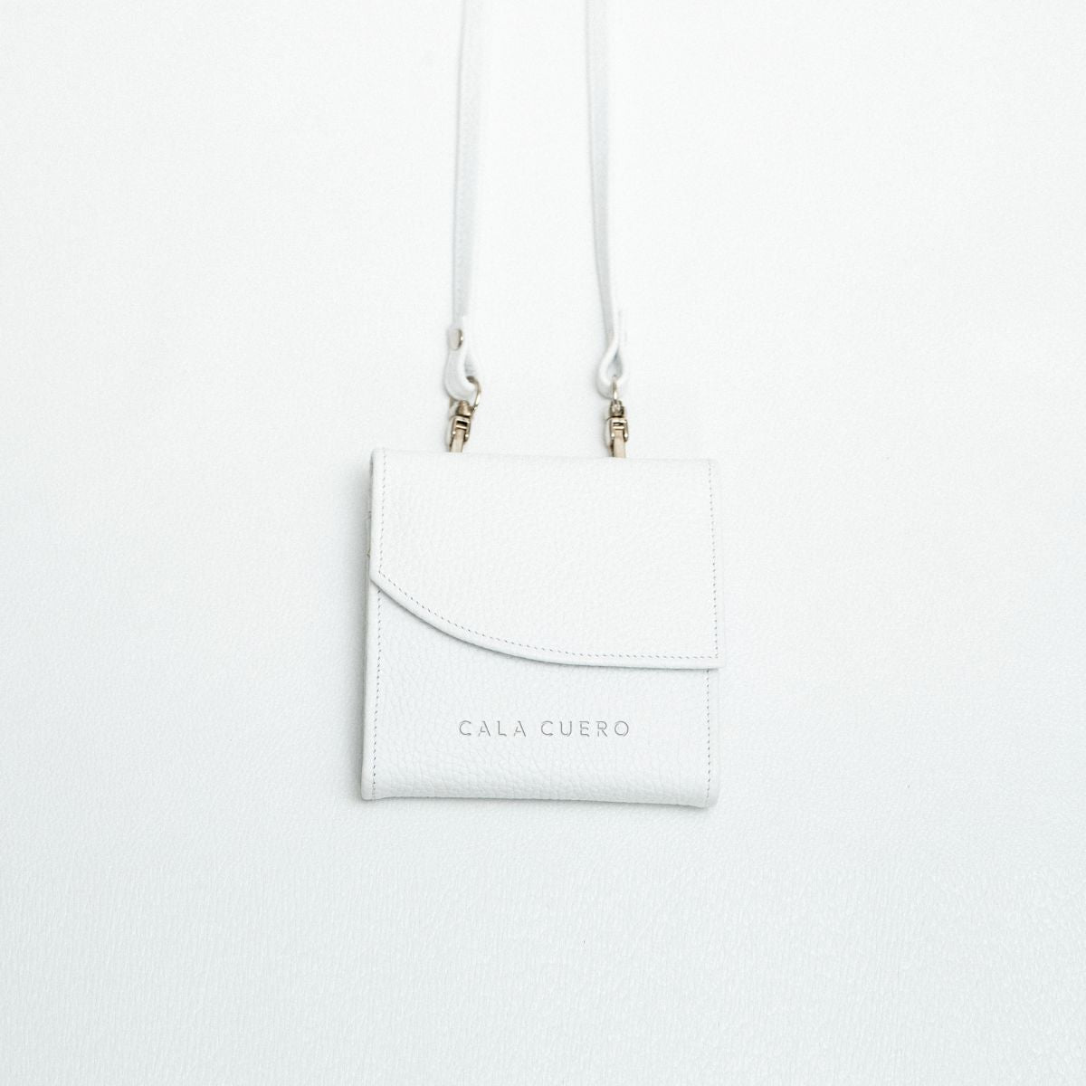 Ona Neck Card Holder Brown (005)