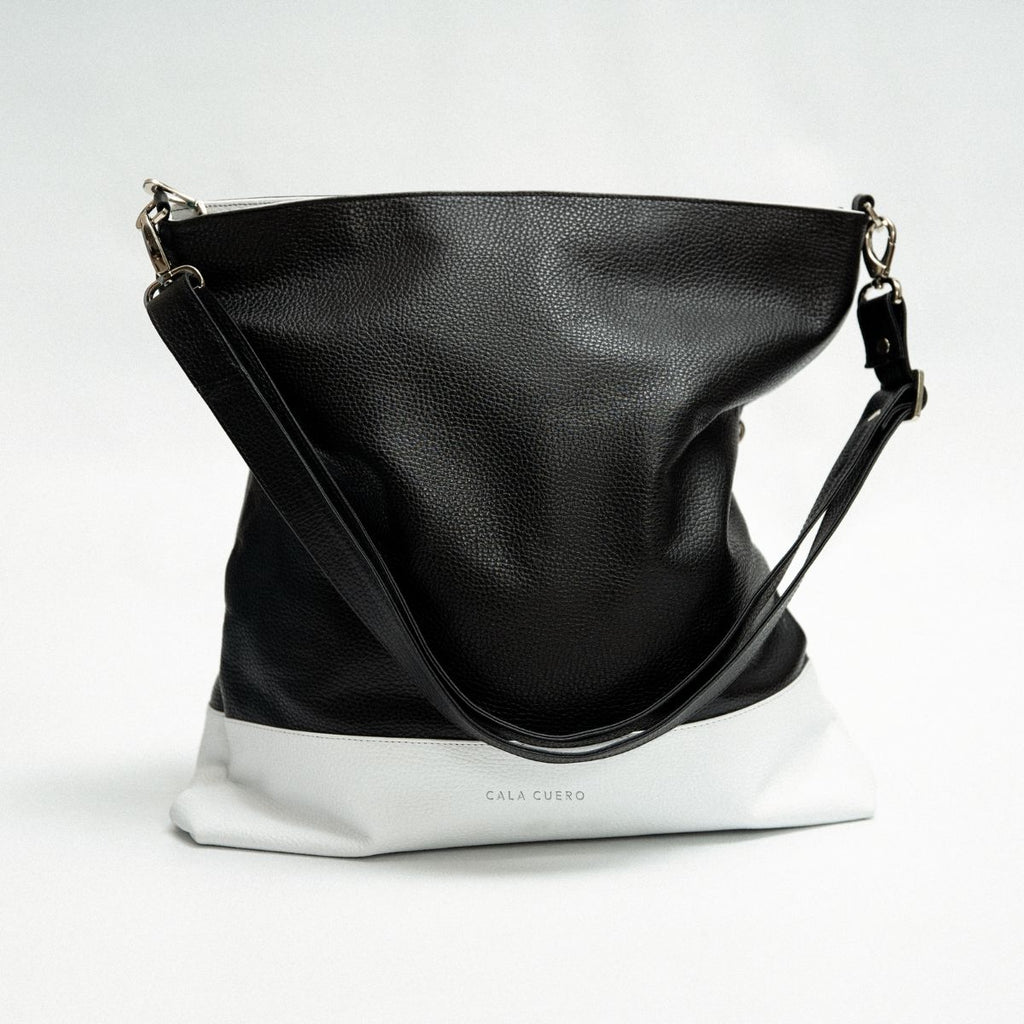 Levante Convertible Clutch Black & White (002)