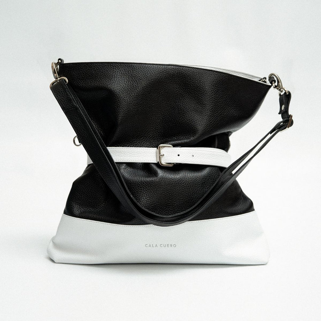 Levante Convertible Clutch Black & White (002)