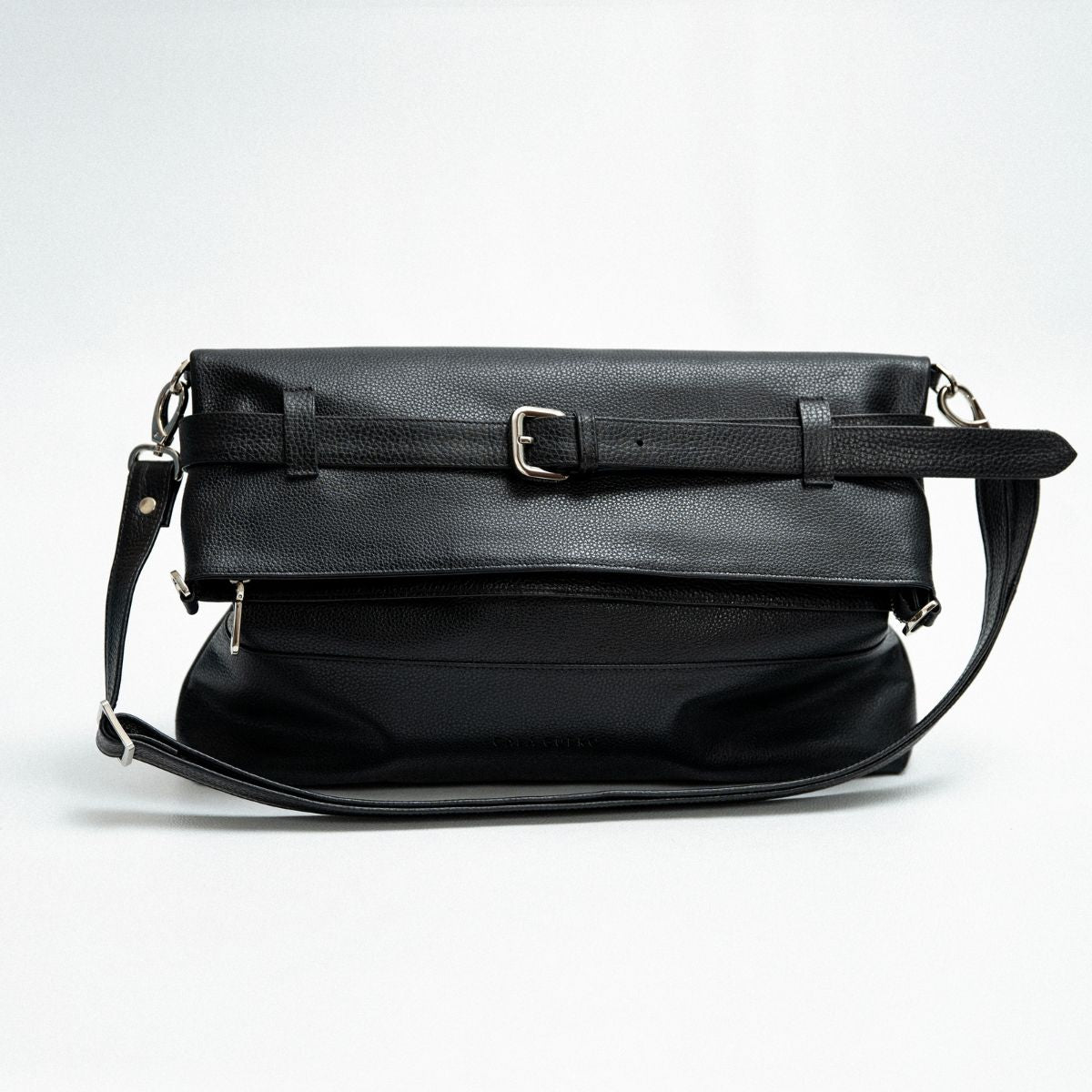Levante Convertible Clutch Black & White (002)