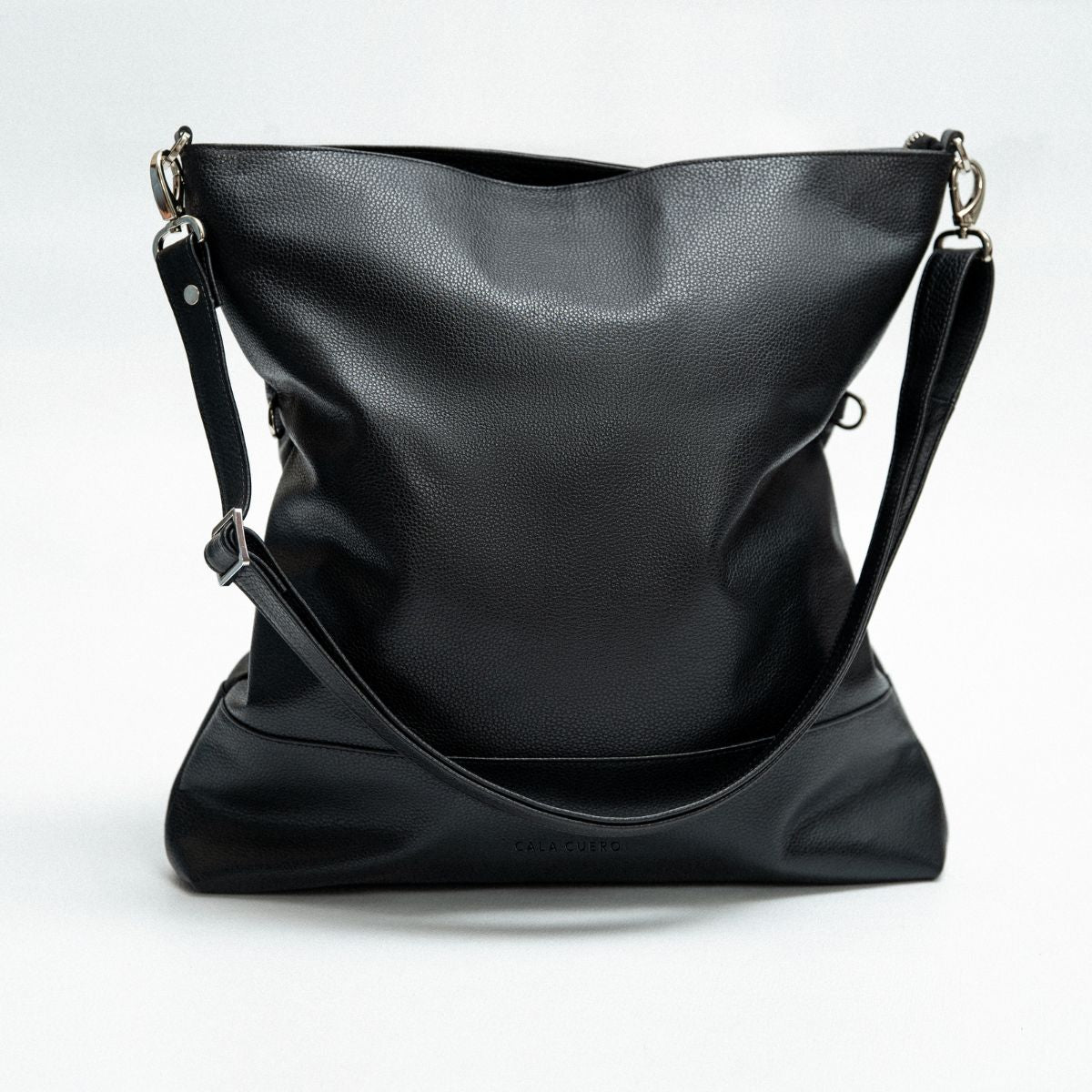 Levante Convertible Clutch Black (002)