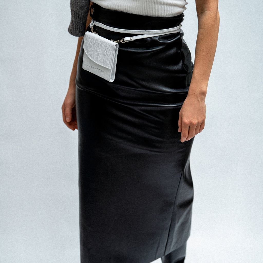 Ona Neck Card Holder White (005)